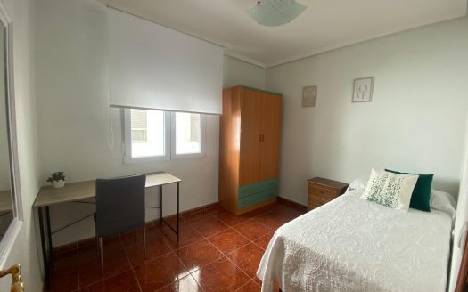 Habitación en Los Montesinos, Torrevieja, Alicante.