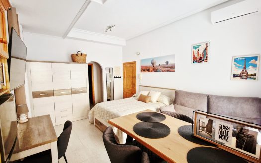 Estudio en Torrevieja, Alicante.