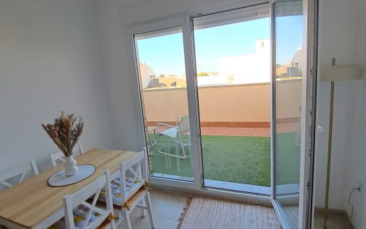 Ático en Pilar de la Horodada, Alicante.